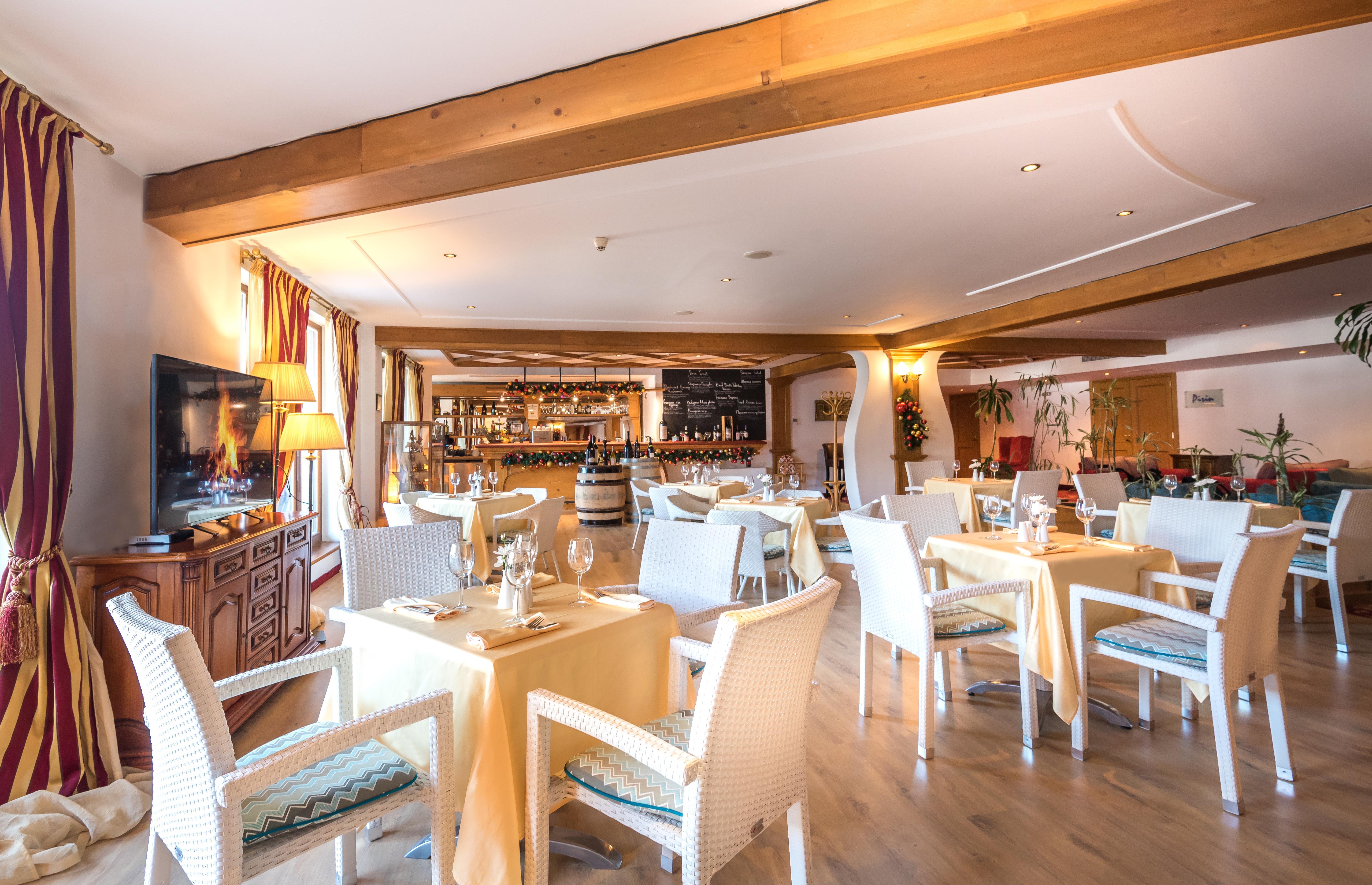 Kempinski Hotel Grand Arena Bansko Eksteriør bilde Restaurant